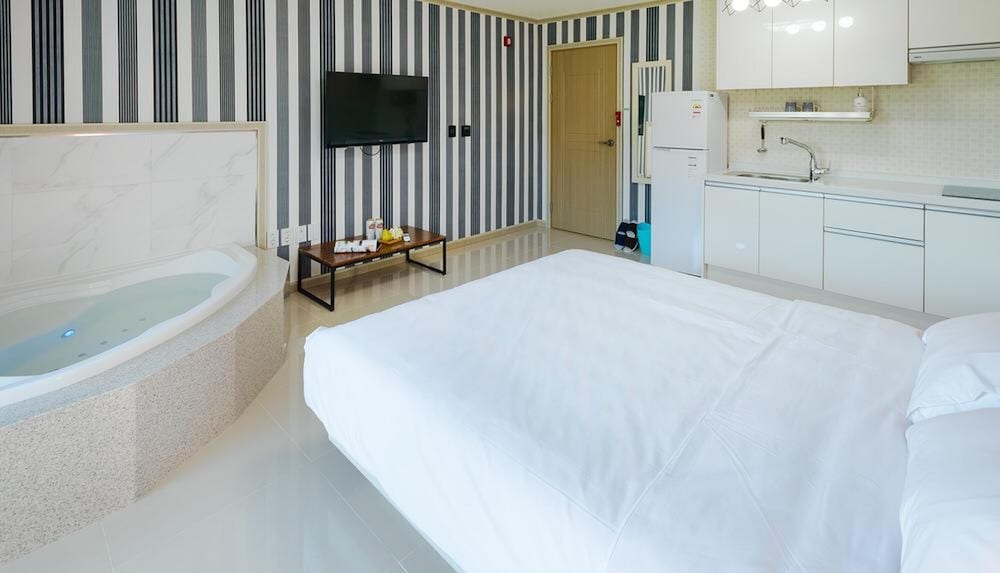 Basic Room, 1 Bedroom (ROOM 203 (SPA)) - Photo 2