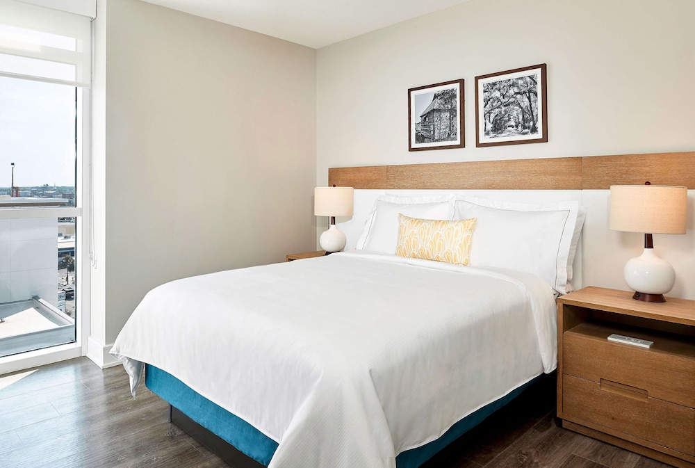 Suite, 3 Bedrooms, Ocean View - Photo 2