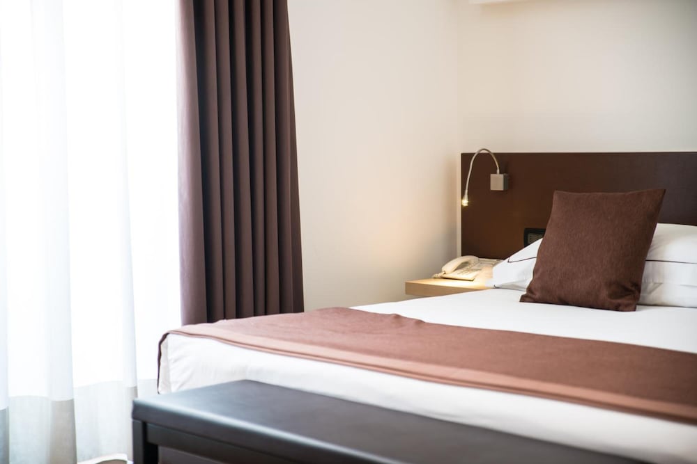 Double Room - Photo 4
