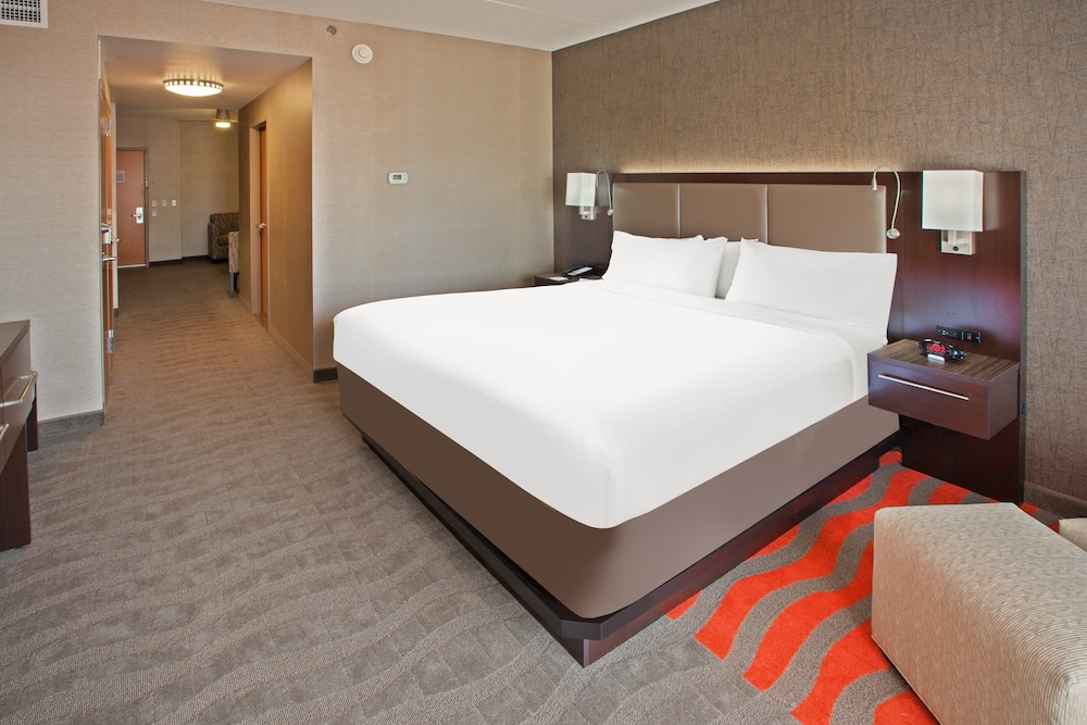 Suite, 1 King Bed, Jetted Tub - Photo 1