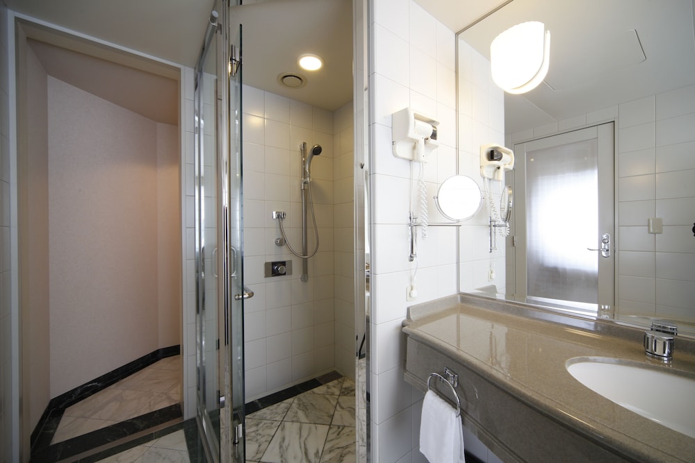 Panoramic Suite, Non Smoking - Photo 5