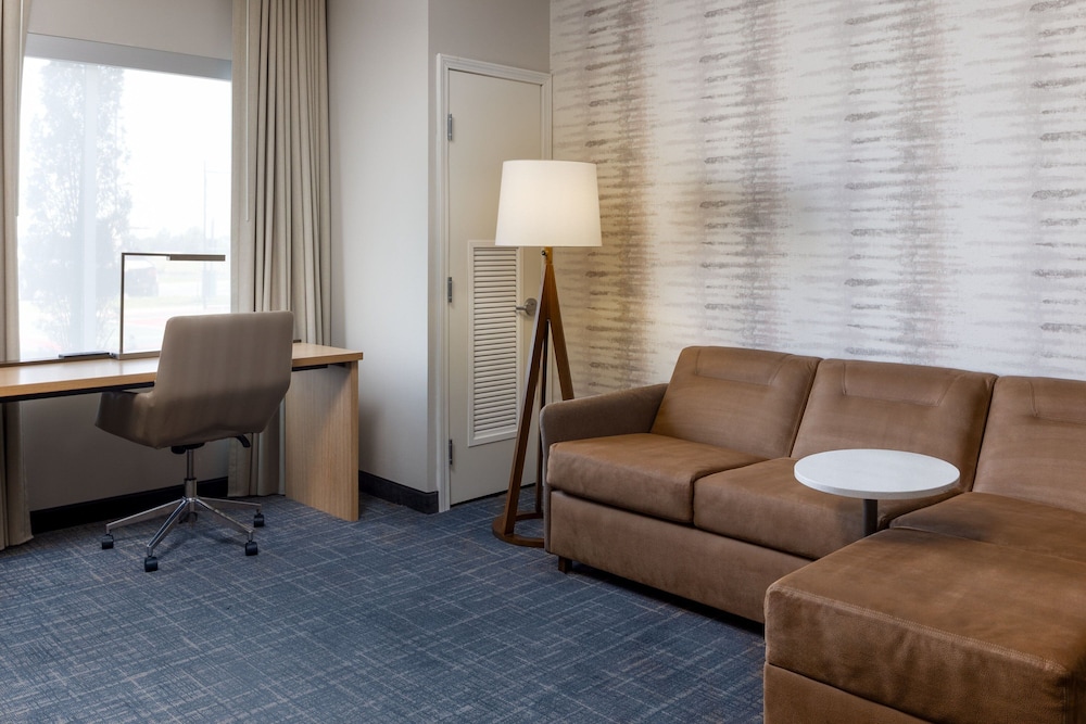 Studio Suite, Multiple Beds - Photo 9