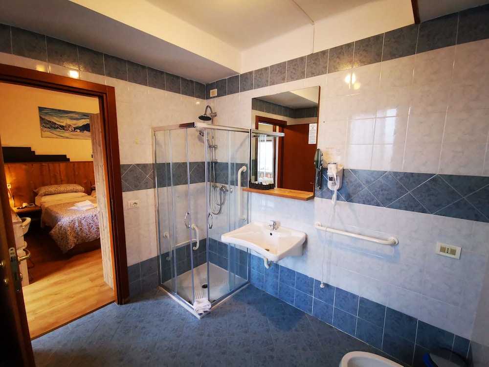 Comfort Double or Twin Room photo 3