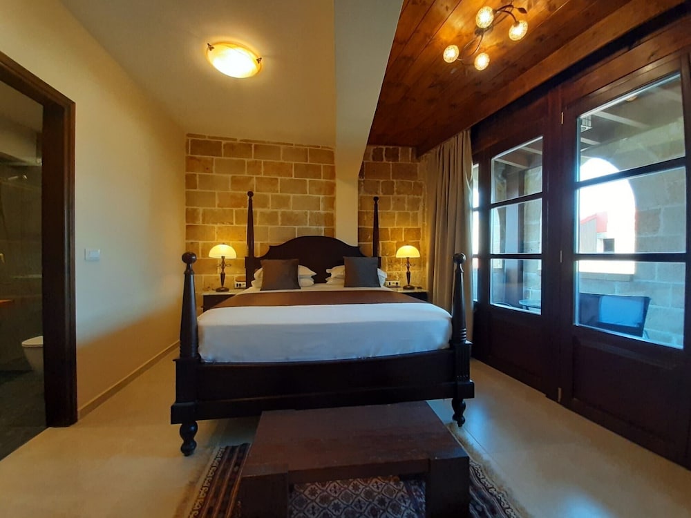 Deluxe Double Room, Balcony, City View photo 2