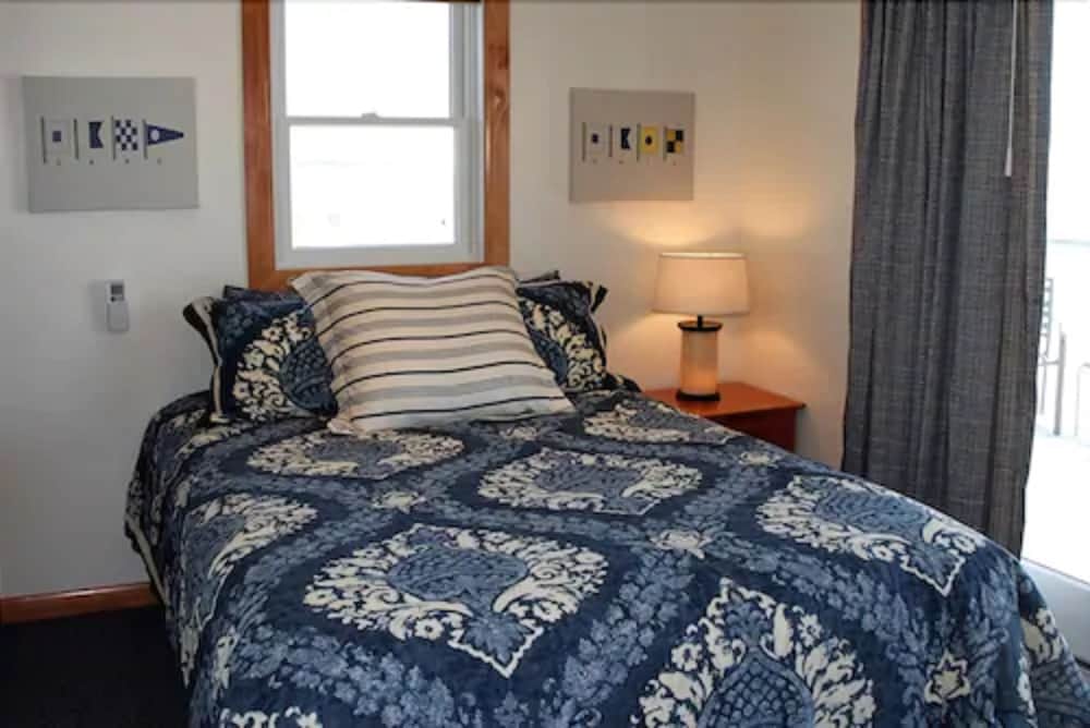 3 Bedroom Beach House photo 3