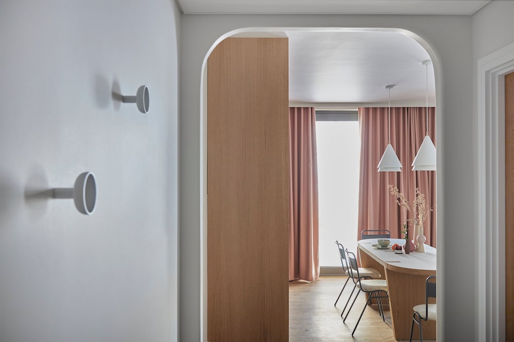 Two Bedroom Terrace Suite - Photo 14