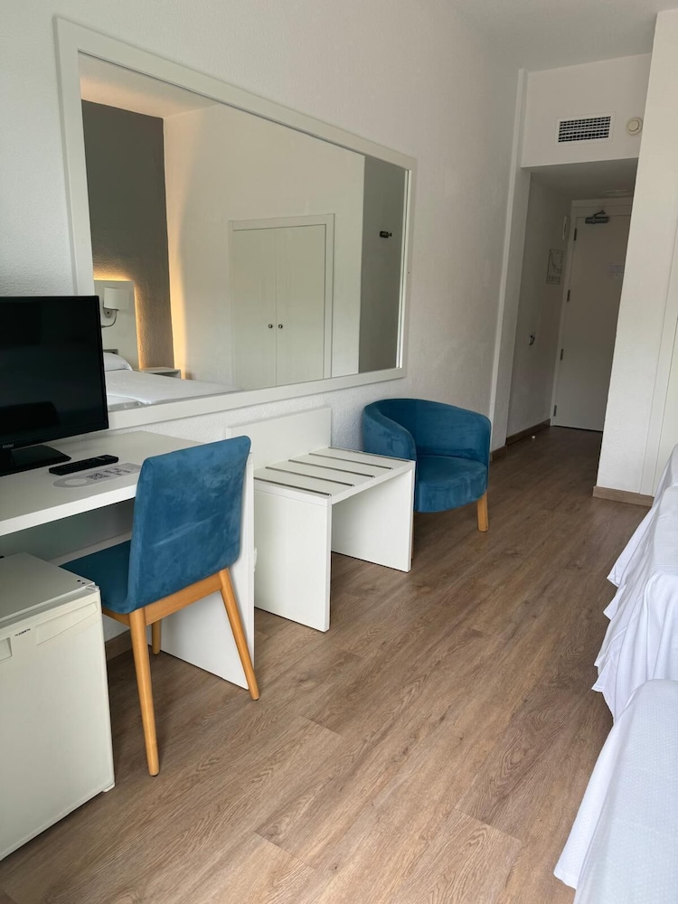 Standard Triple Room photo 2