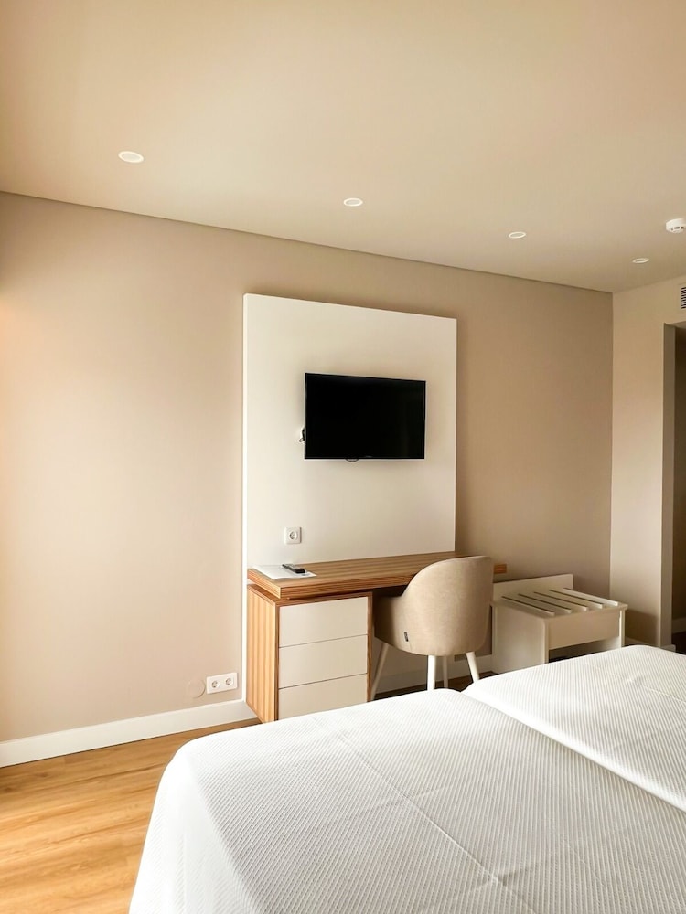 Family Twin Room (2 Adults + 1 Child)