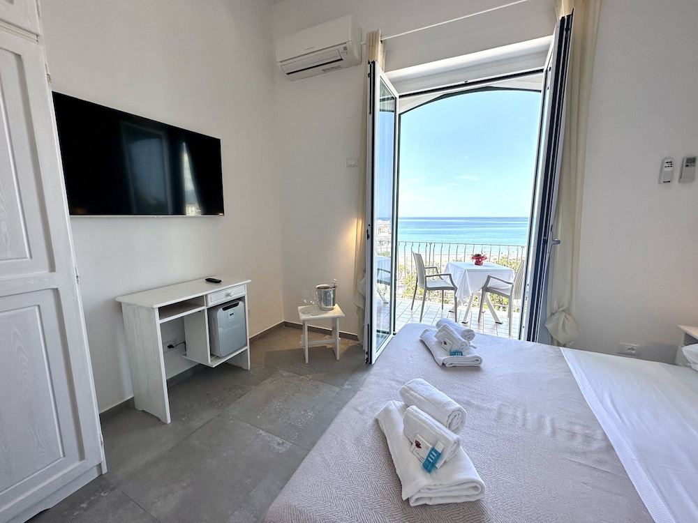 Superior Double Room, Sea View photo 3