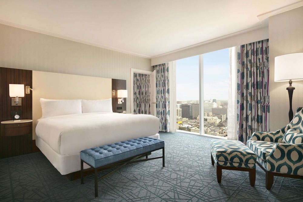 One Bedroom Suite, 1 King Bed