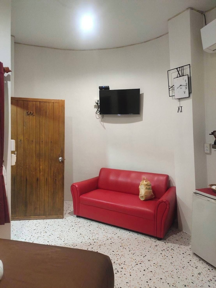Classic Home - Photo 7