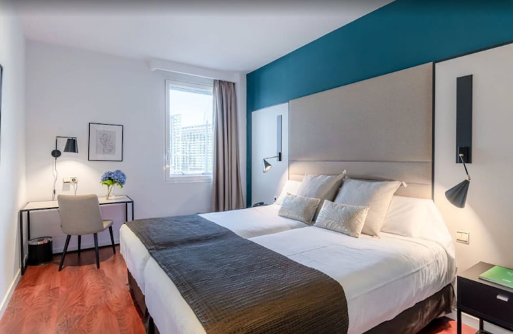 Standard Double or Twin Room - Photo 6