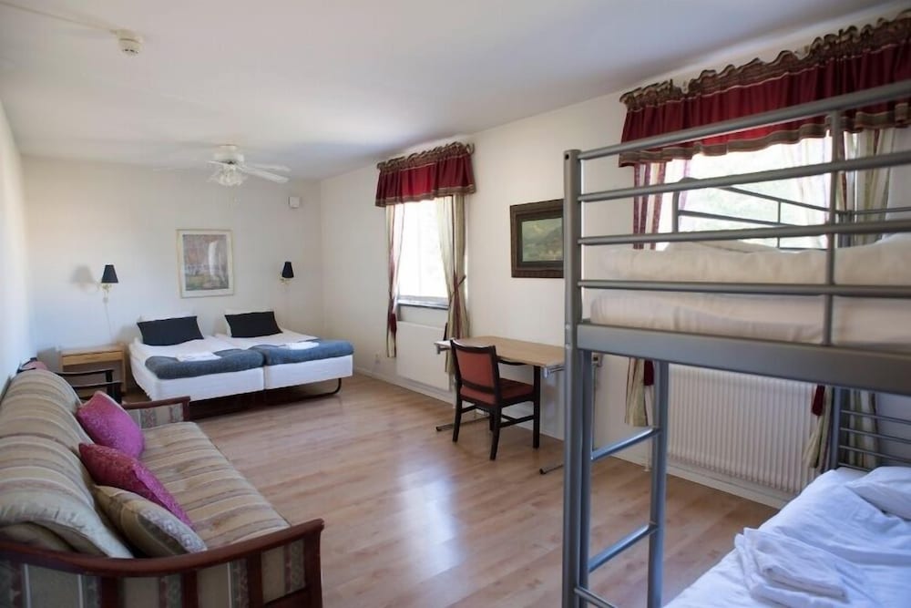 Basic Single Room (4 beds) photo 3