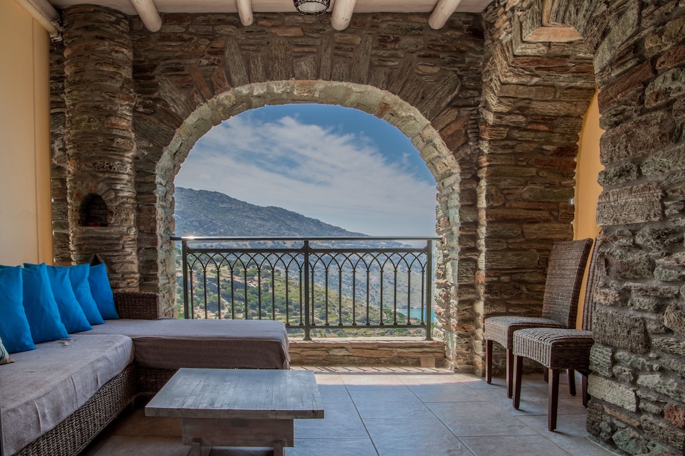 Honeymoon Studio Suite, Sea View photo 3