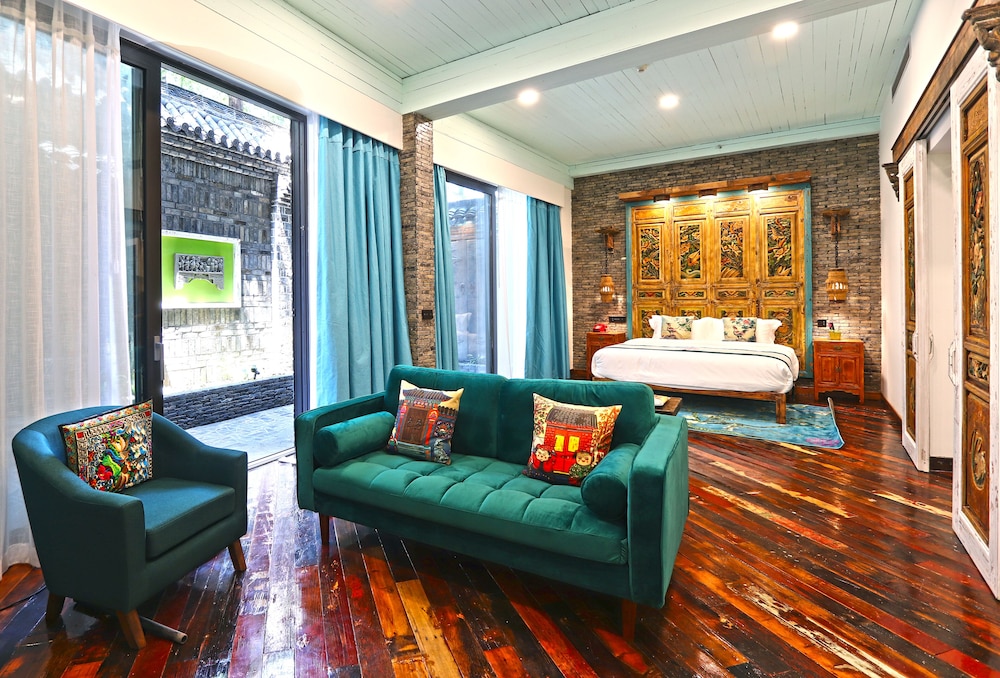 Spectacular Garden Grande/Wedding Suite