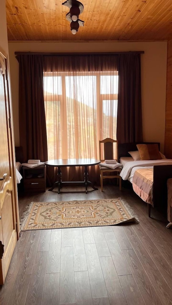 Standard Twin Room, Mountain View photo 2