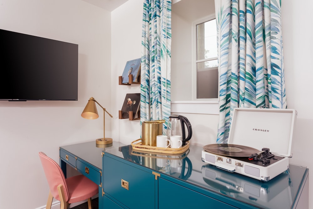 Pilar Room