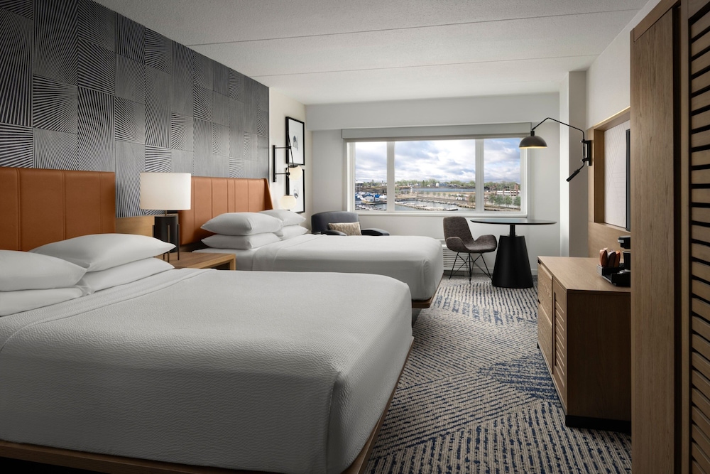 Club Room, 2 Queen Beds, Marina View - Photo 1