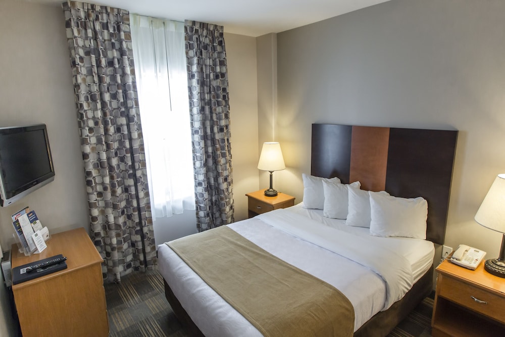 Suite, 1 Queen Bed - Photo 11