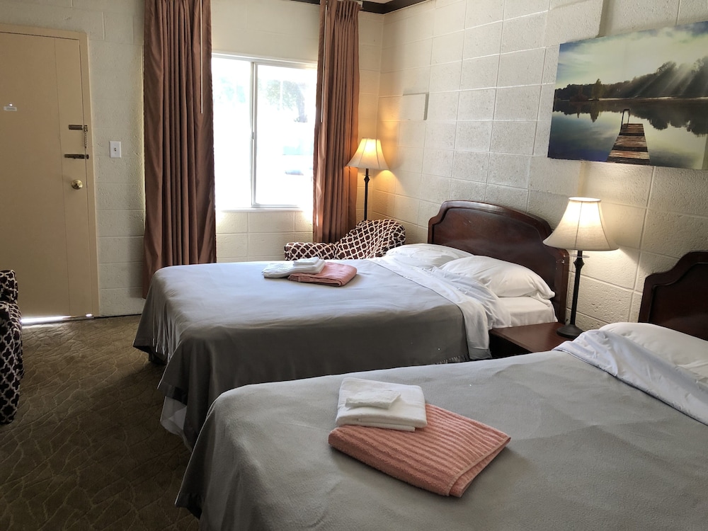 Classic Quadruple Room, 2 Double Beds, Non Smoking, Refrigerator & Microwave