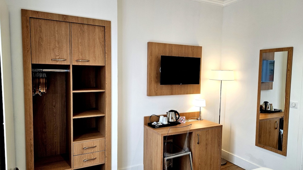 Standard Double or Twin Room, Accessible, City View (STVV) - Photo 6