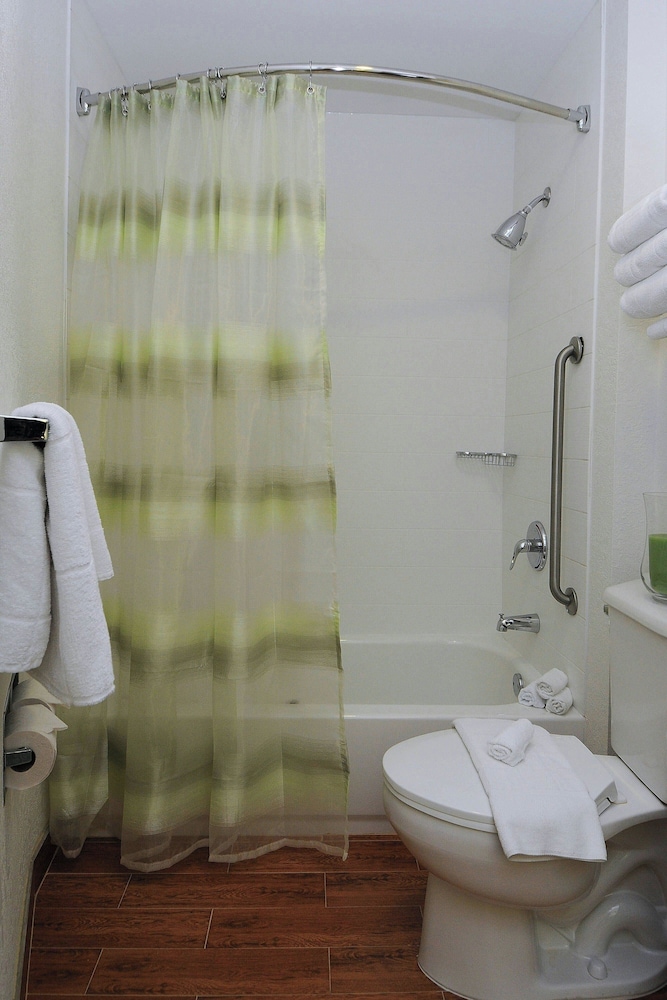 Suite, Multiple Beds - Photo 6