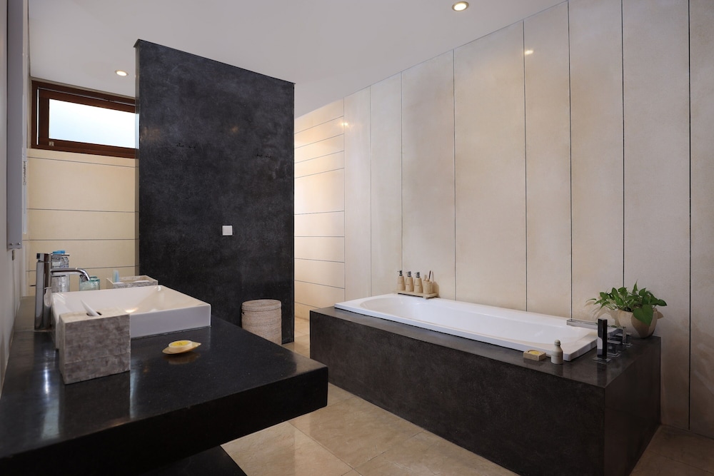 Domestic Promo (KTP/KITAS/Residence Permit Holder Only) - Deluxe Double or Twin Room