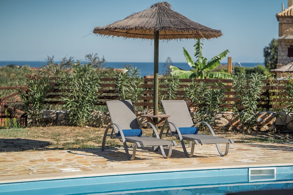 Traditional Duplex, 3 Bedrooms, Jetted Tub, Sea View