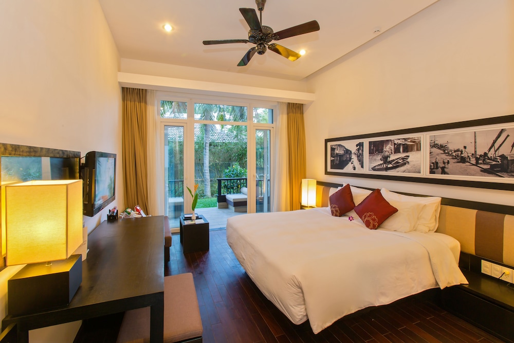 Deluxe Room, Garden View - Photo 7
