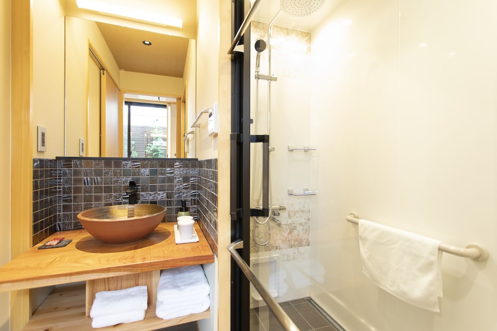 Double Room, Non Smoking, Private Bathroom - Photo 8