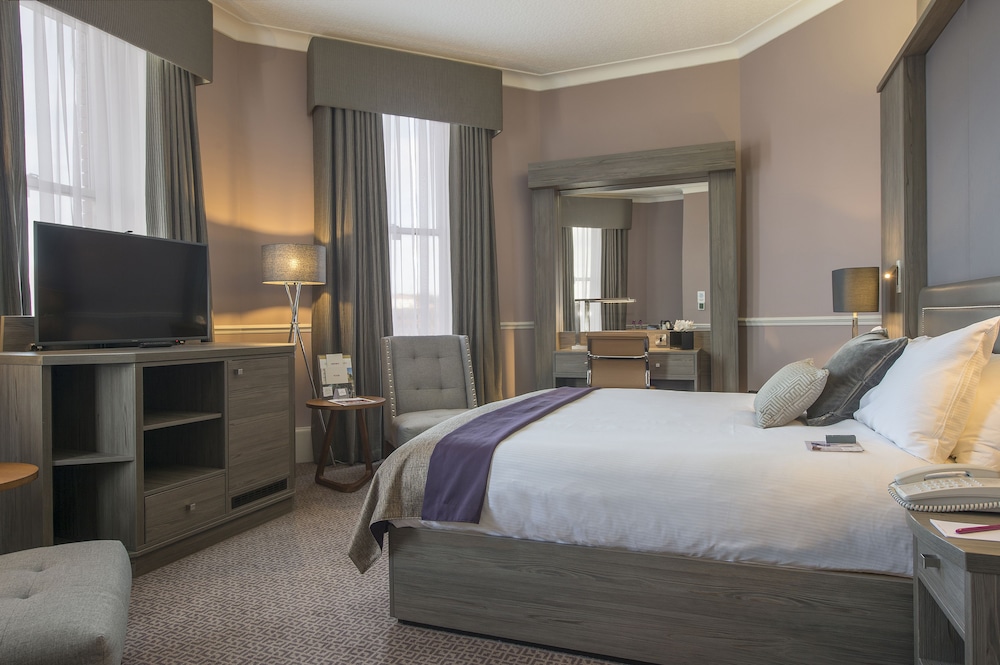 Premium Room, 1 King Bed, Jetted Tub - Photo 3