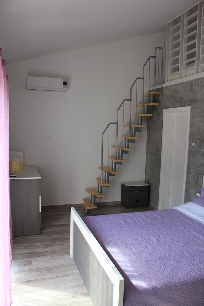 House, 3 Bedrooms photo 3