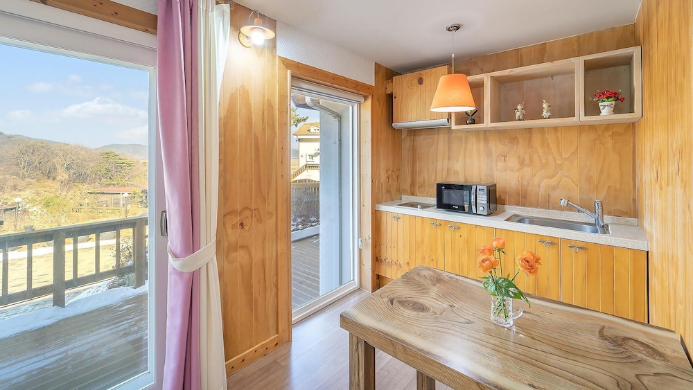 Basic Room, 1 Bedroom (Peppermint) - Photo 8