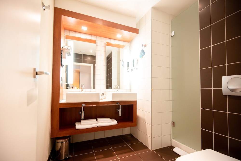 Standard Room, 2 Twin Beds - Photo 4
