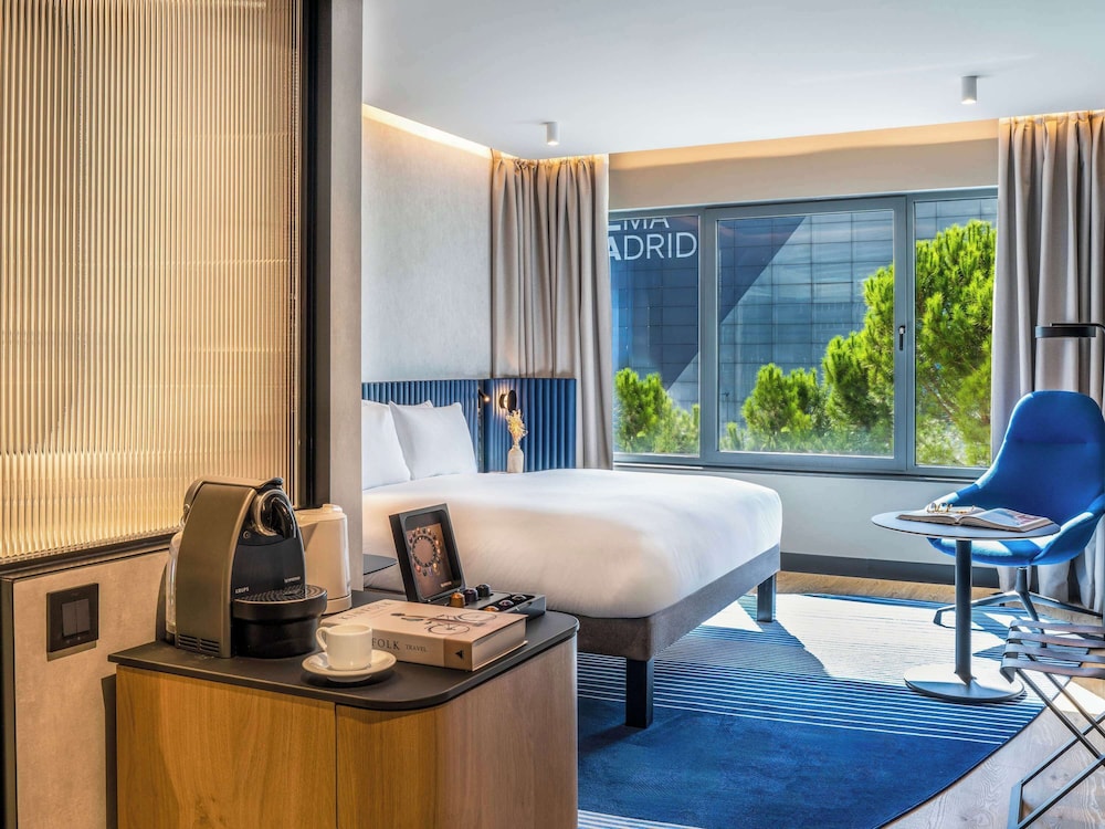 Executive Room, 1 Queen Bed with Sofa bed