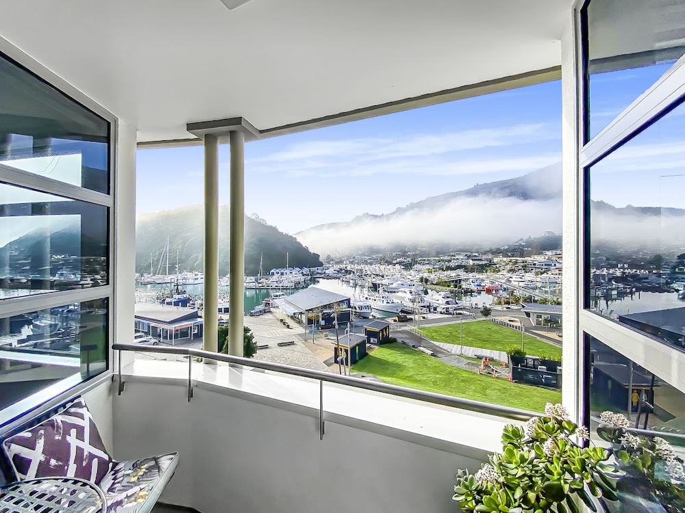 Oxley two Bedroom Waterfront Apartment 502