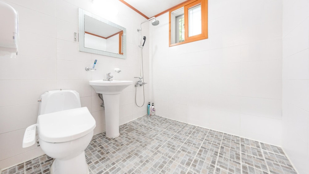 Basic Room, 1 Bedroom (Dallae) - Photo 8
