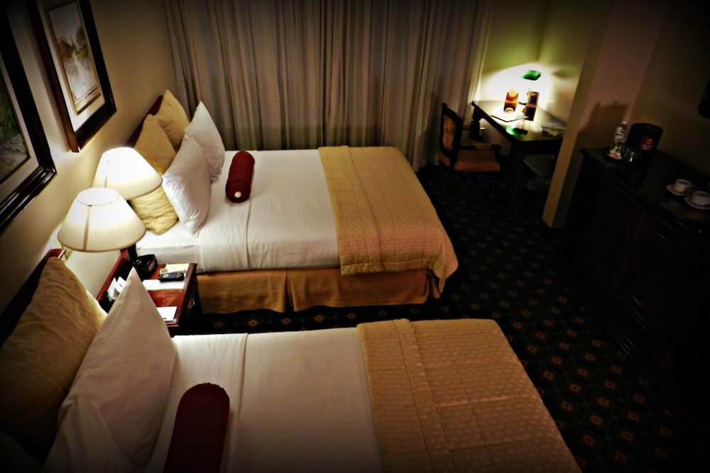 Business Room, 2 Queen Beds, Non Smoking