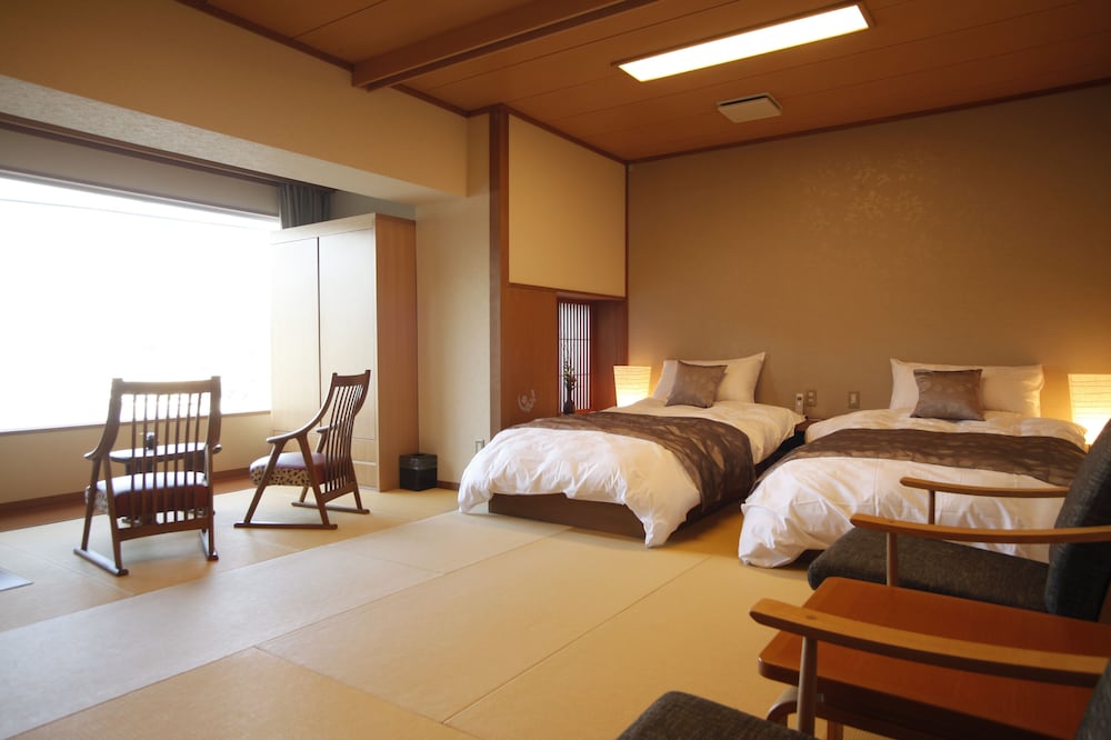 Japanese Western Style Room with Hot Spring photo 2