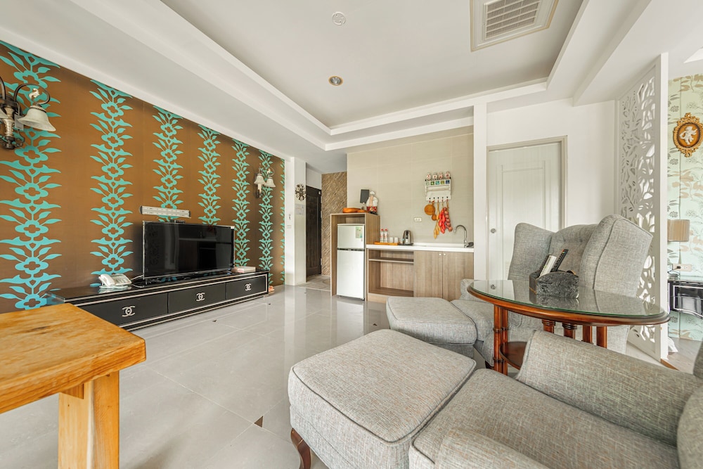 Deluxe Double Room with Bathtub photo 1