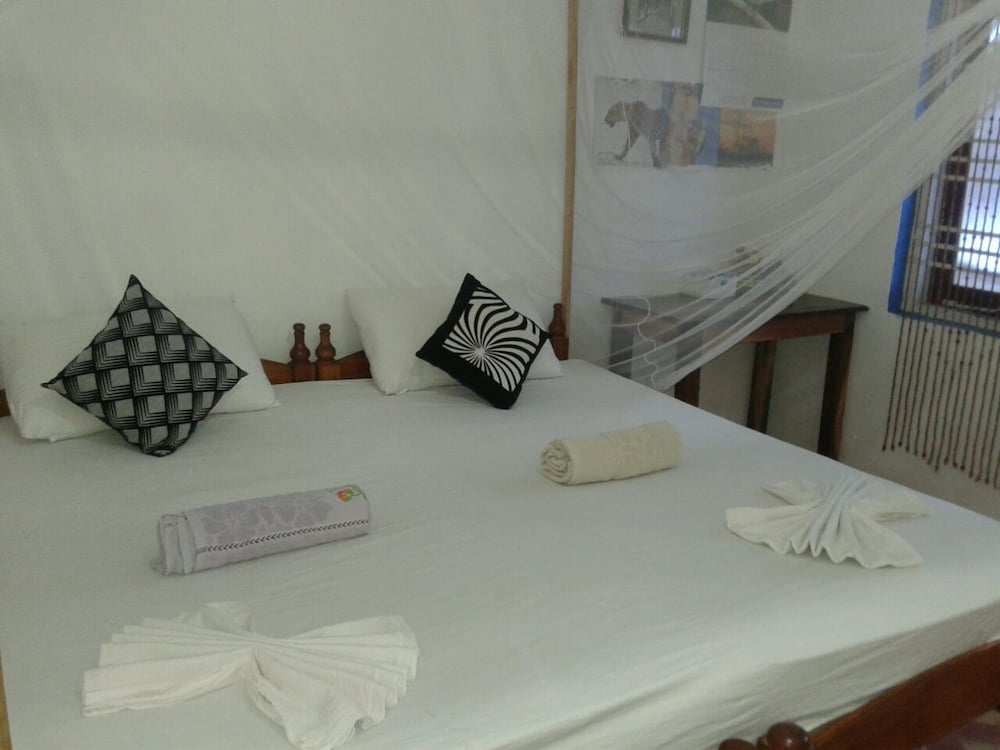 Budget Double Room (Shared Bathroom)