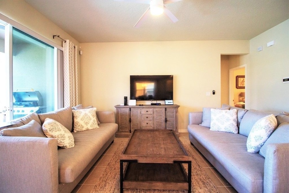 Family Villa, Multiple Bedrooms, Hot Tub, Garden Area