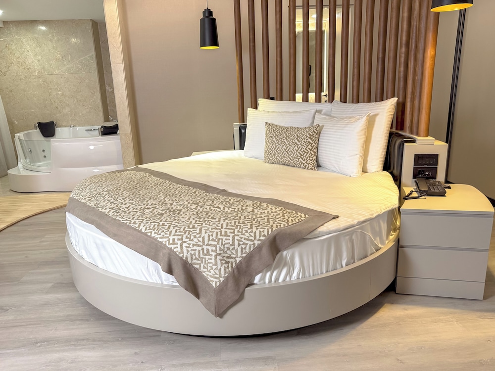 Honeymoon Double Room, City View