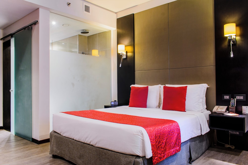 Standard Room, 1 Queen Bed, City View photo 3