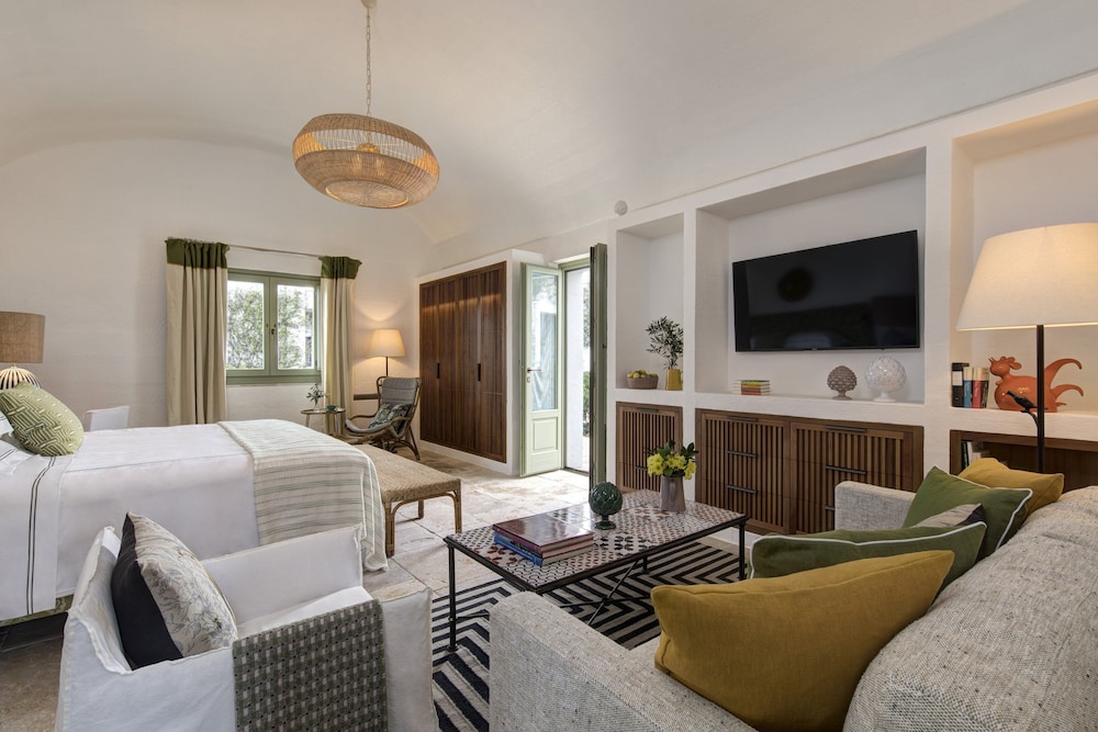 Deluxe Junior Suite - Photo 3