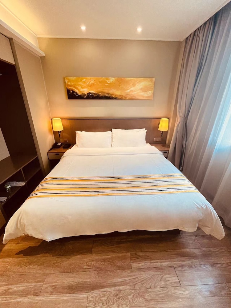 Classic Double Room, 1 Queen Bed