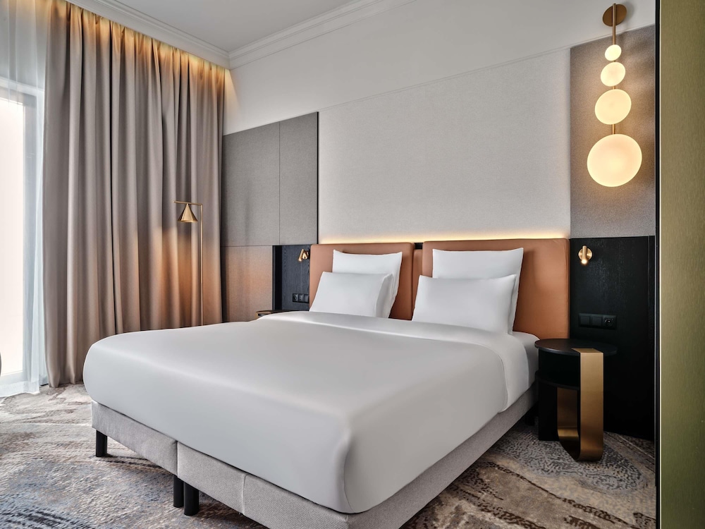 Classic Room, 1 King Bed photo 1