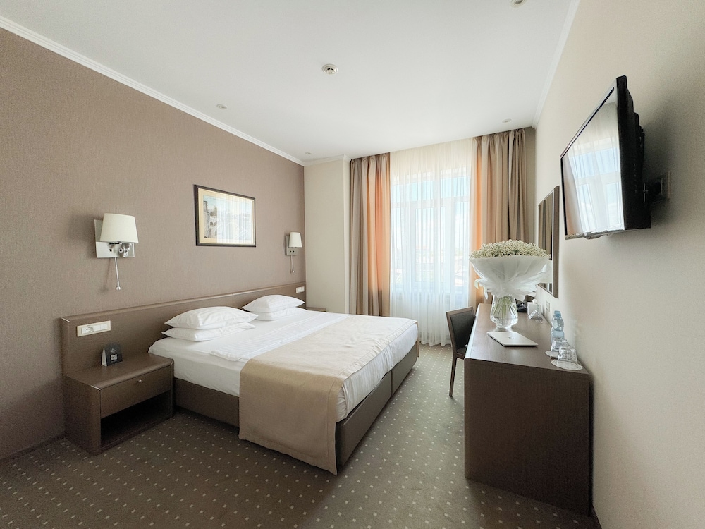 Standard Double or Twin Room photo 1