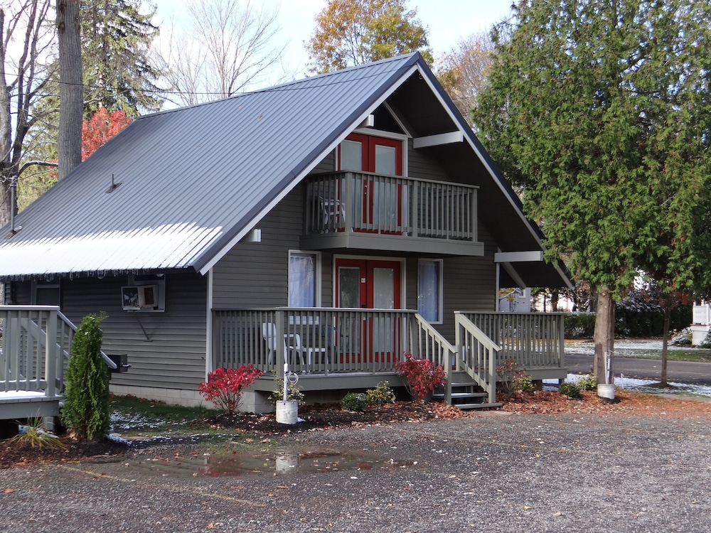 Premier Chalet (6 Doubles) photo 2