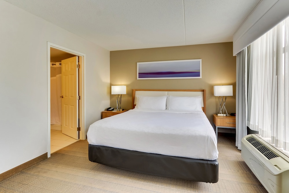 Suite, 1 King Bed with Sofa bed (Dining) - Photo 3